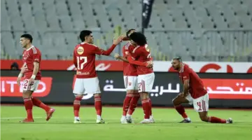 القنوات الناقلة لمباراة الأهلي وسموحة اليوم في الدوري.. اضبط التردد الآن